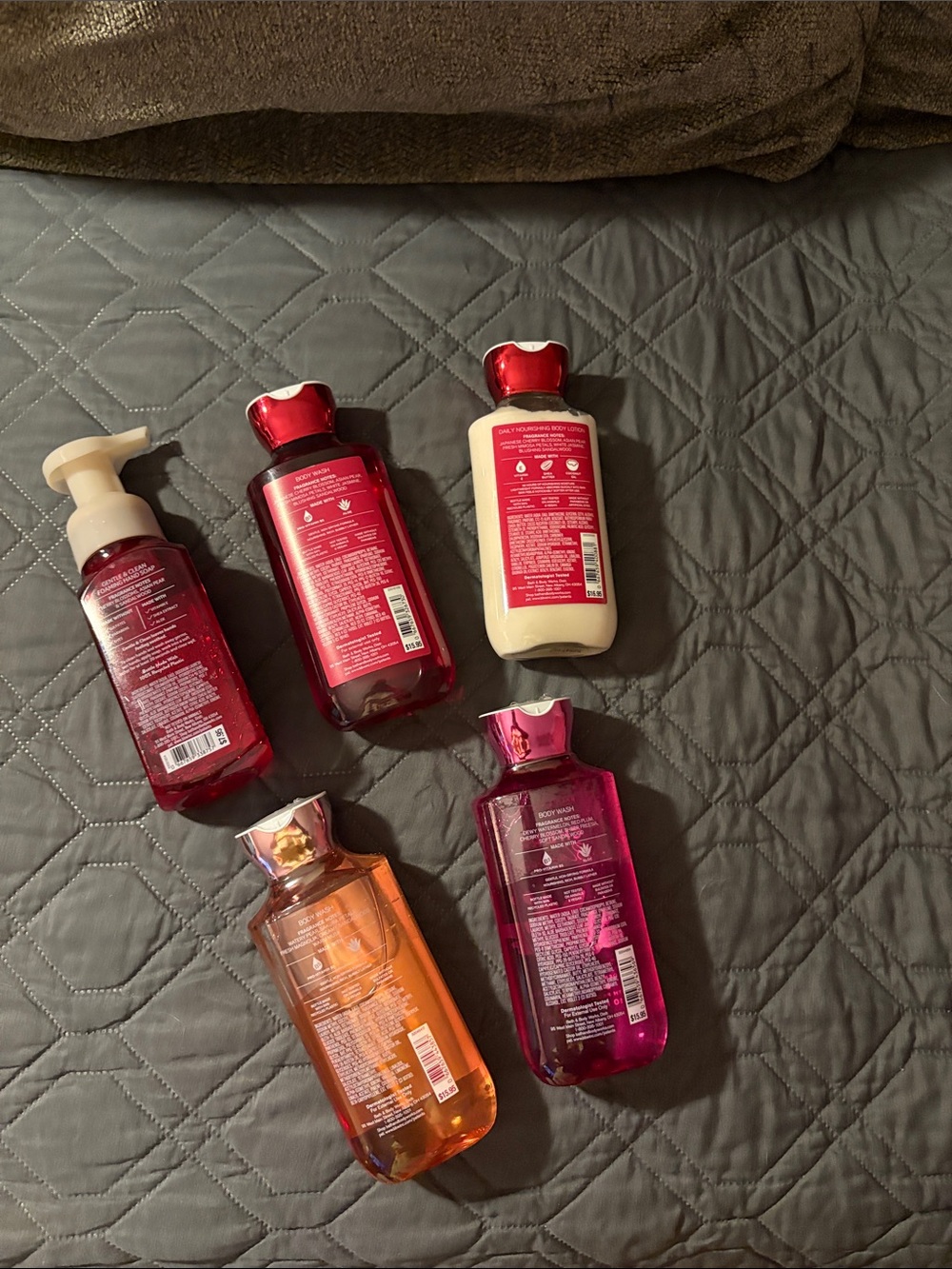 Bath & Body Works Japanese Cherry Blossom Red & White Bath Set - Picture 4 of 6